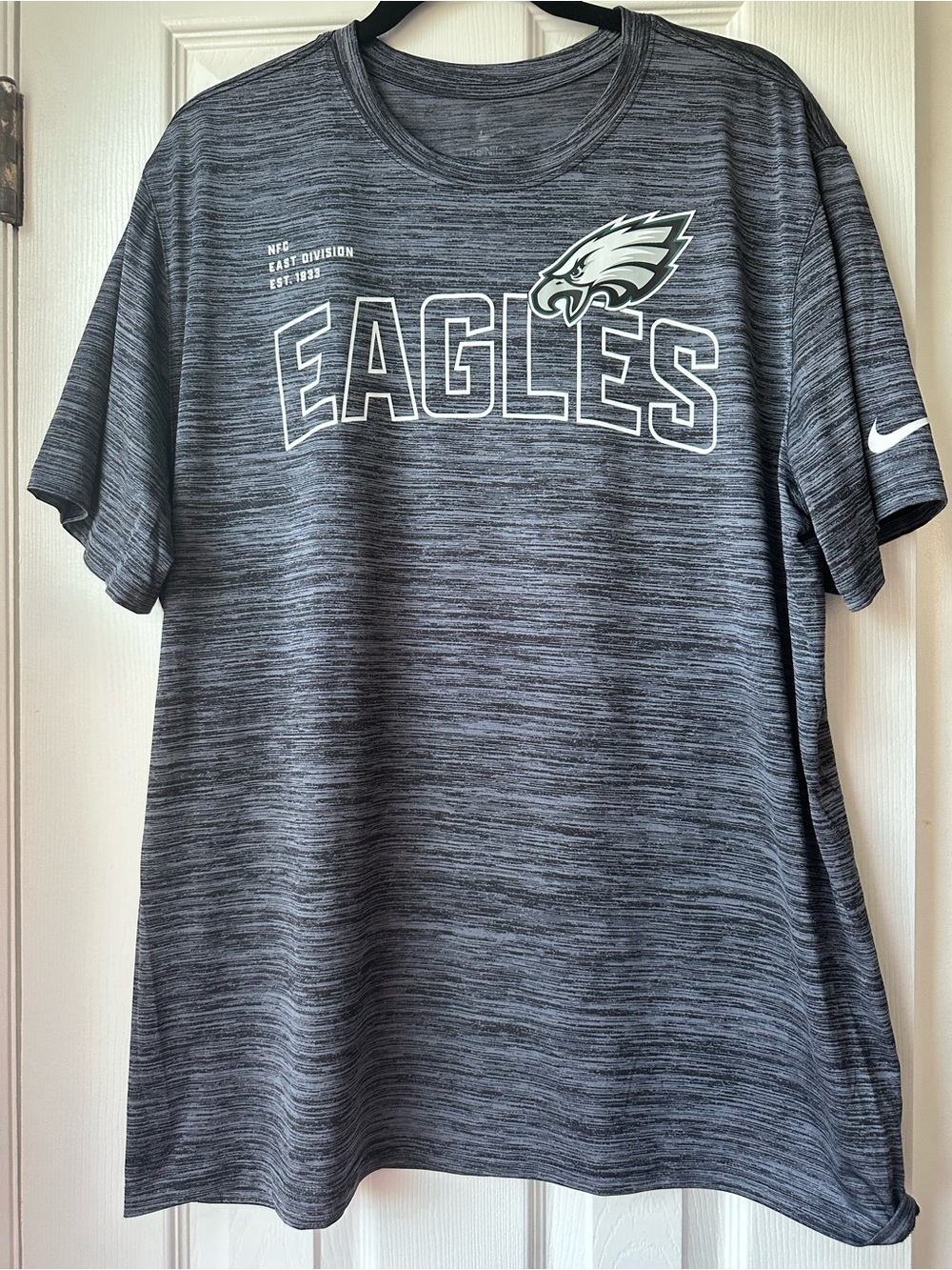 Nike Men’s Eagles Heather Dark Gray Short Sleeve Tee